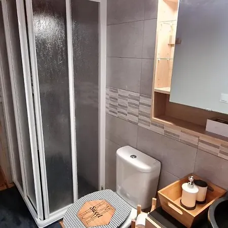 Loft Mansarde Du Train Jaune Avec Vue Sur Les Montagnes منزل ريفي