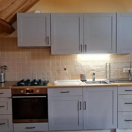 Country house Loft Mansarde Du Train Jaune Avec Vue Sur Les Montagnes